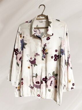 Reitmans Cream Floral Button-Front Tie-Hem Blouse w/ Pink & Purple Blooms  (XL)